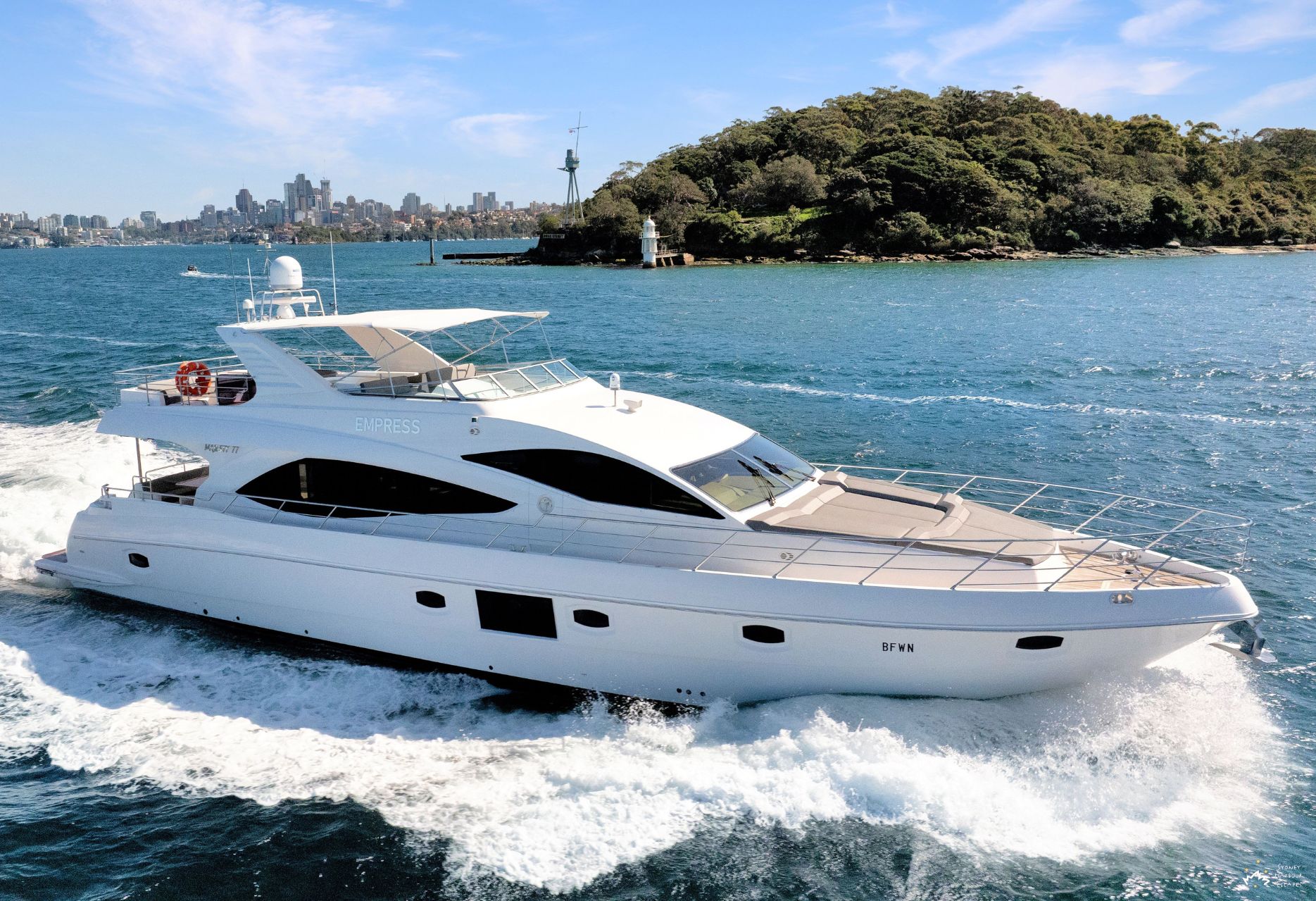 EMPRESS 23.5 Meter Gulfcraft Majesty